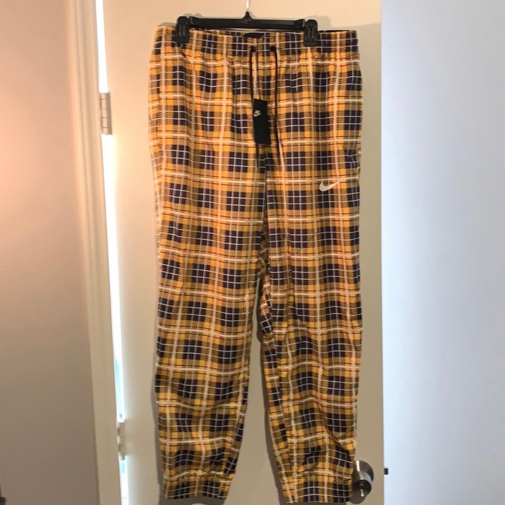 Nike plaid sportswear pants, never worn